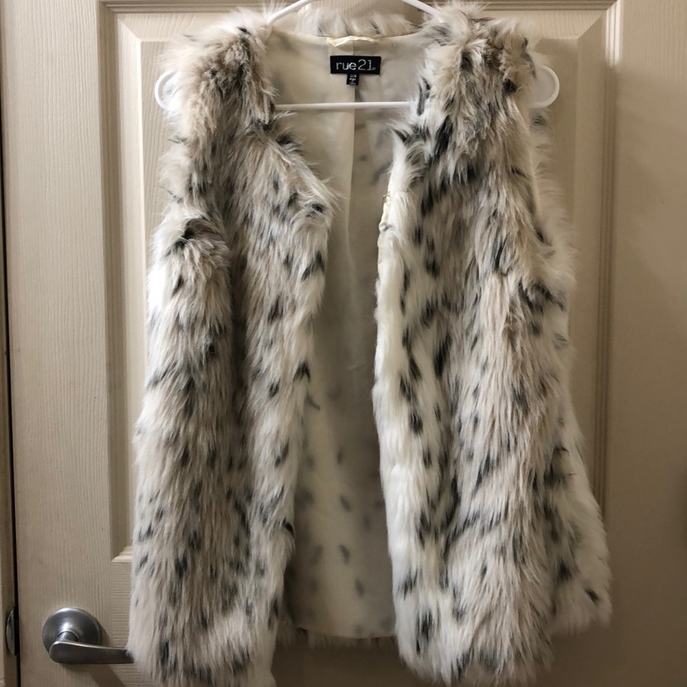 Rue 21 Fur Vest